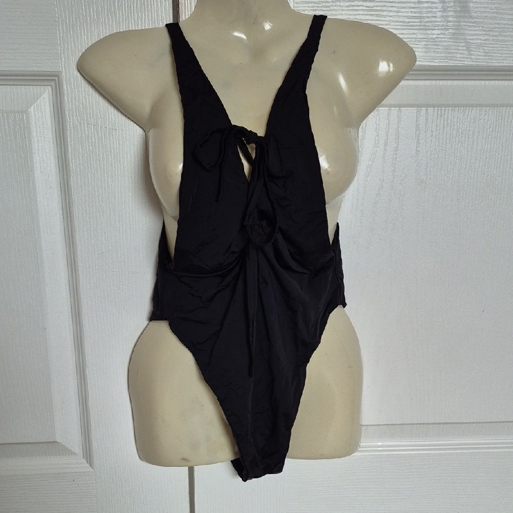 Elegant Black One-Piece Swimsuit With Pouch